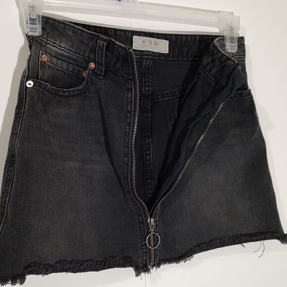 We The Free Zip Up Black Denim Mini Skirt Women's Regular Size 25 - Picture 7 of 10
